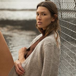 Не е топло, не е студено, какво да облечем