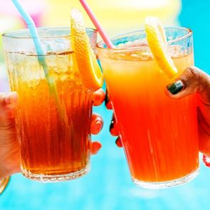 Имайте предвид това, ако смятате да прекалите с коктейлите