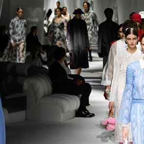 Fendi се завръща у дома с новата си колекция (ГАЛЕРИЯ