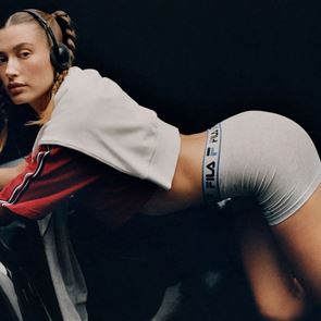 Хейли &lt;em>Бийбър&lt;/em> подкрепи Селена Гомес