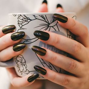 Тенденциите при маникюра за пролет 2023