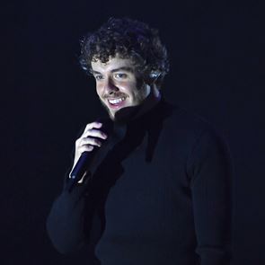 Джак Харлоу е замесен в любовен триъгълник... с чипс