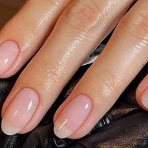 Френският маникюр, който ще накара визията ви да изглежда изискана и скъпа