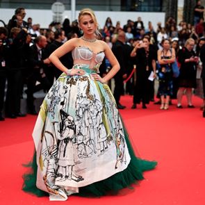 Мария Бакалова и тоалетите, които избра за червения килим в Кан