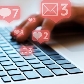 Искаме да бъдем харесвани, но колко е важно наистина