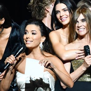 Три специални, но съвсем, съвсем различни любовни истории