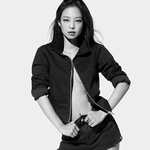 &lt;em>Calvin&lt;/em> &lt;em>Klein&lt;/em> навлиза в новото царство на минимализма