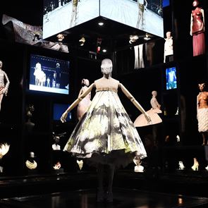 Alexander McQueen и Balenciaga спират употребата на естествени кожи