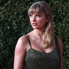 Тейлър Суифт призова феновете си да останат вкъщи