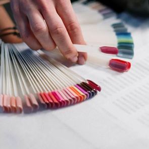 Невидимата заплаха на изкуствените нокти