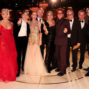 &quot;Опенхаймер&quot; триумфира на наградите &quot;Златен глобус