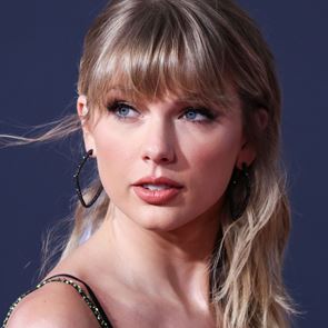 Тейлър Суифт на върха на класациите... с първия си албум