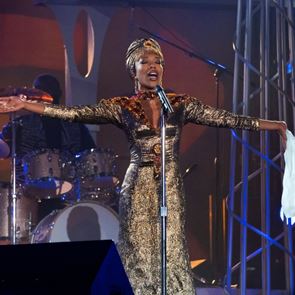 Честваме Уитни Хюстън с лентата &quot;I Wanna Dance with Somebody