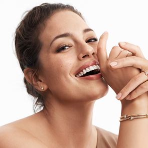 &lt;em>Ашли&lt;/em> &lt;em>Греъм&lt;/em> пуска собствена линия самобръсначки