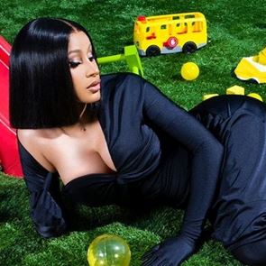 Карди Би продължава да се сблъсква с расизъм