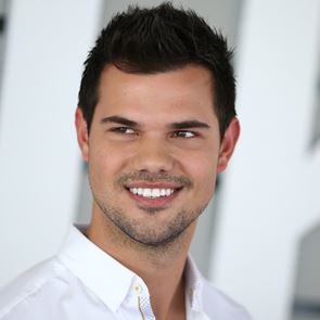 Тейлър Лаутнър разказва за борбата с тялото си след &quot;Здрач