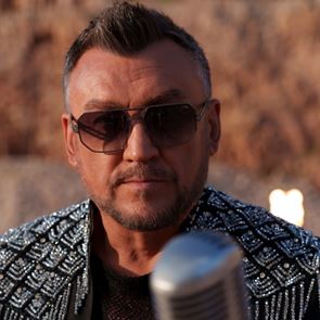 &lt;em>Любо&lt;/em> &lt;em>Киров&lt;/em> с видео премиера на &quot;Восъчен герой&quot;