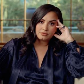 &lt;em>Деми&lt;/em> &lt;em>Ловато&lt;/em> е преживяла три инсулта и сърдечен удар