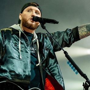 Джеймс Артър преодолява трудностите с музика, любов и нов сингъл