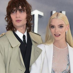 &lt;em>Аня&lt;/em> &lt;em>Тейлър&lt;/em>-&lt;em>Джой&lt;/em> каза &quot;да&quot; на Малкълм Макрей