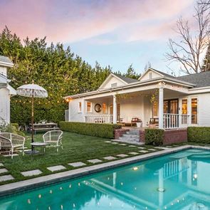 Домът на Лена Дънам: Преди &amp; Сега