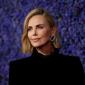 Тя е на 44, а изглежда на 30. Тайните за красота на Чарлийз Терон