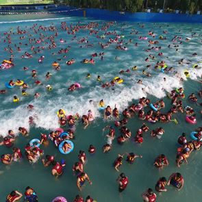 На плаж в Китай? Кадрите са смущаващи