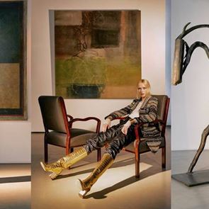 Нощ в музея: манекенки на &lt;em>Chanel&lt;/em> сред експонати на модерното изкуство