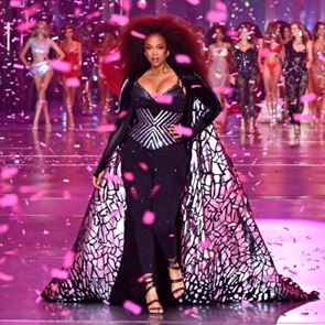 Триумфът на моделите над 50