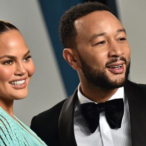 Джон Леджънд обединява феновете си от цял свят в новото си видео