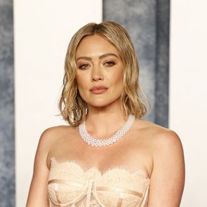 Хилари Дъф споделя как се е научила да обича тялото си