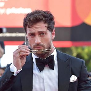 <em>Арън</em> <em>Тейлър</em>-<em>Джонсън</em> бе обявен за "Най-красив в света"