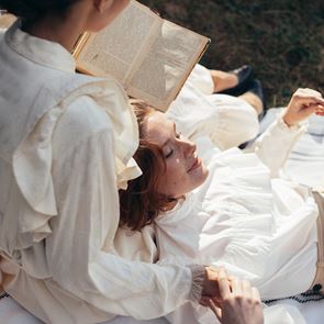 10 &lt;em>книги&lt;/em>, които ще наситят лятото с повече любов