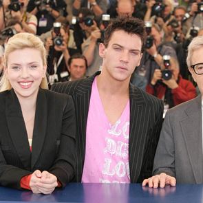 &lt;em>Скарлет&lt;/em> &lt;em>Йохансон&lt;/em> подкрепи Уди Алън: „Вярвам му!&quot;