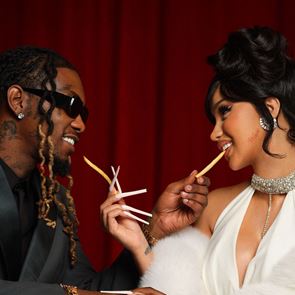 Карди Би си направи татуировка на лицето