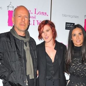 &lt;em>Деми&lt;/em> &lt;em>Мур&lt;/em> и Брус Уилис станаха баба и дядо