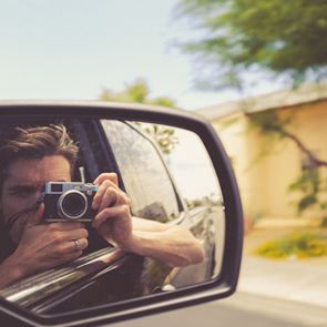 Как да разпознаем нарцисистите около нас