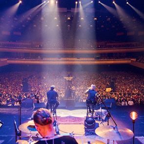 &lt;em>МОЛЕЦ&lt;/em> се завръщат с нов албум и специален акустичен концерт