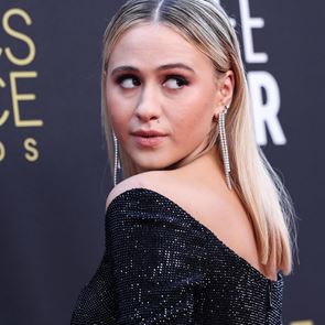 Мария Бакалова и другите най-добре облечени звезди на Critics' Choice Awards