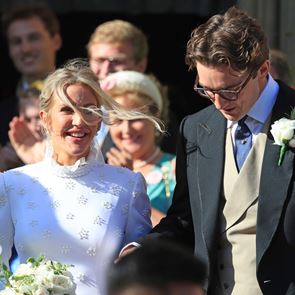 4 сватбени рокли за една Ели Голдинг