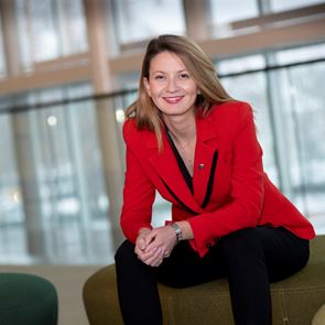 Евродепутатът Цветелина Пенкова за живота между Брюксел и София