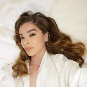 Beauty рутината на Хейли Стайнфелд е само в три стъпки