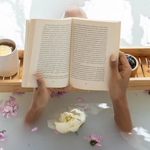 5 нови &lt;em>книги&lt;/em>, на които да се насладим по празниците