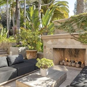 Всички се чудят защо Джей Ло иска да продаде това имение