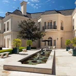 Бен Афлек и Джей Ло може да купят това имение за 165 милиона долара