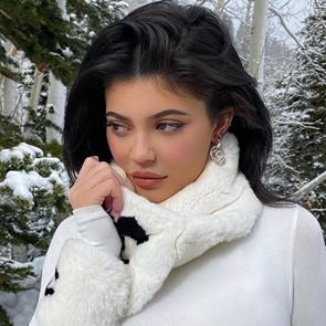 Twitter принуди Кайли Дженър да дари 1 милион $ на Австралия