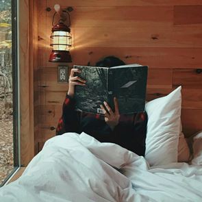 Истории, които те грабват от първата страница