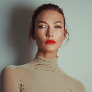 Карли Клос ще става майка за трети път