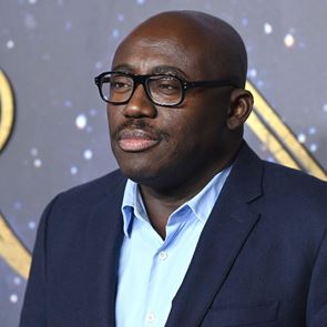 Едуард Енинфул ще разкаже историята си в мемоар