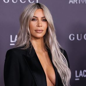 Цветовете в косата през новата година